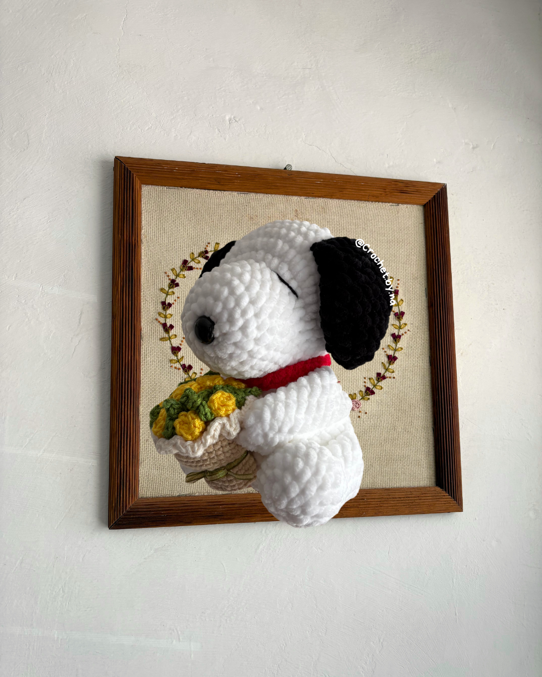 Snoopy con ramo de rosas 20Cm