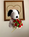 Snoopy con ramo de rosas 15Cm