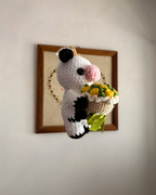 Vaquita con ramo de rosas 15Cm
